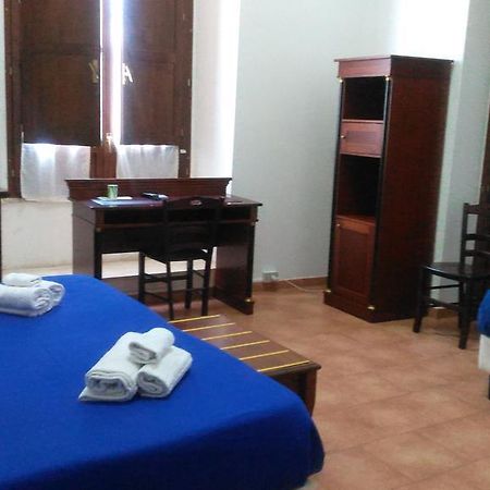 Istituto Antonacci Rooms Лече Екстериор снимка