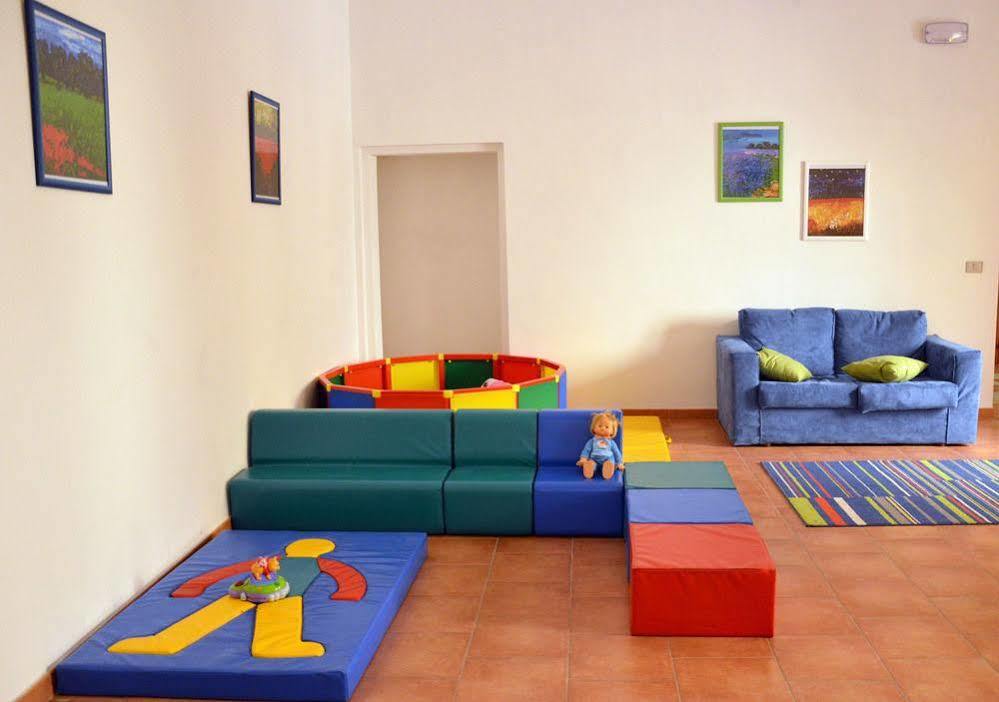 Istituto Antonacci Rooms Лече Екстериор снимка